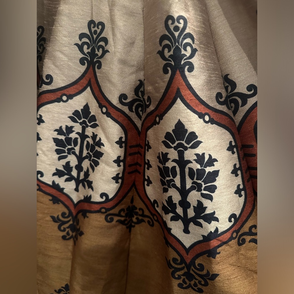 Elegant Black and Brown Sleeveless Indian Dress - Picture 3 of 5